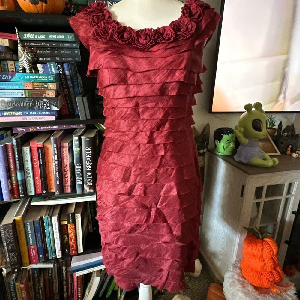 London Times Size 4 Burgundy Fitted Dress